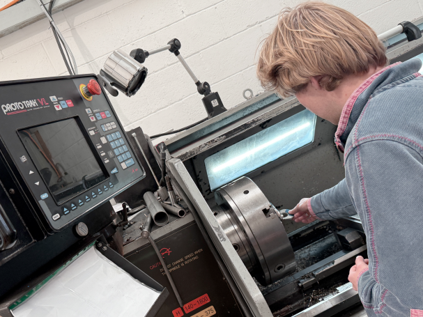 CNC Machine Shop CNC Machine Shop